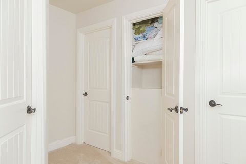 Tiny photo for 964 Pumpkin Ridge Drive, Eagle Point, OR 97524 (MLS # 220211542)