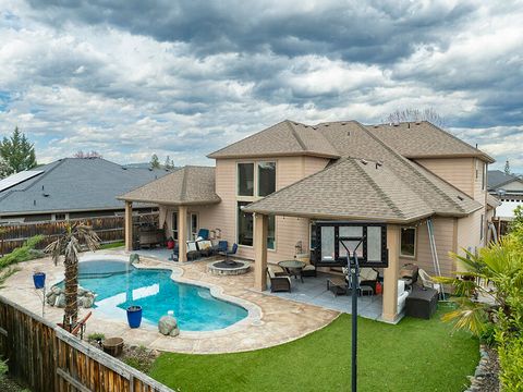 Tiny photo for 964 Pumpkin Ridge Drive, Eagle Point, OR 97524 (MLS # 220211542)