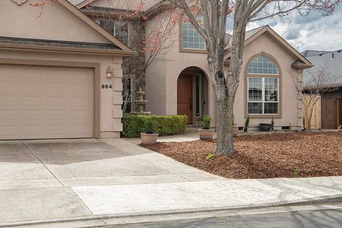 Tiny photo for 964 Pumpkin Ridge Drive, Eagle Point, OR 97524 (MLS # 220211542)