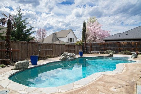 Tiny photo for 964 Pumpkin Ridge Drive, Eagle Point, OR 97524 (MLS # 220211542)