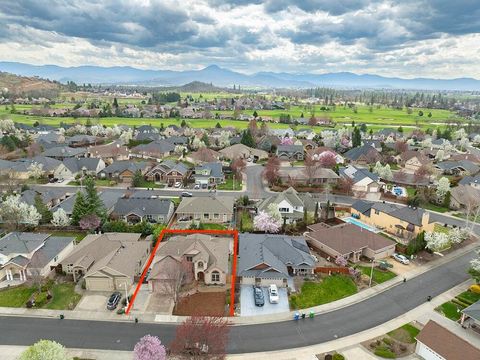 Tiny photo for 964 Pumpkin Ridge Drive, Eagle Point, OR 97524 (MLS # 220211542)