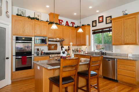 Tiny photo for 964 Pumpkin Ridge Drive, Eagle Point, OR 97524 (MLS # 220211542)