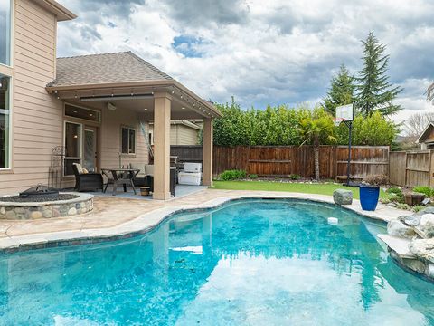 Tiny photo for 964 Pumpkin Ridge Drive, Eagle Point, OR 97524 (MLS # 220211542)