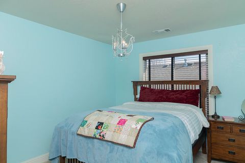 Tiny photo for 964 Pumpkin Ridge Drive, Eagle Point, OR 97524 (MLS # 220211542)