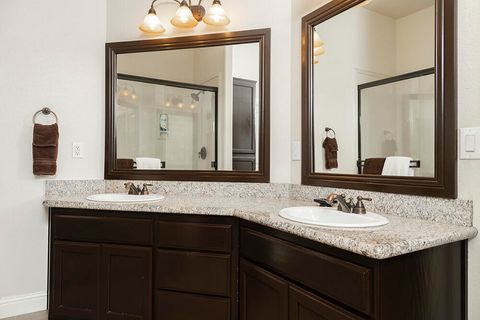 Tiny photo for 964 Pumpkin Ridge Drive, Eagle Point, OR 97524 (MLS # 220211542)