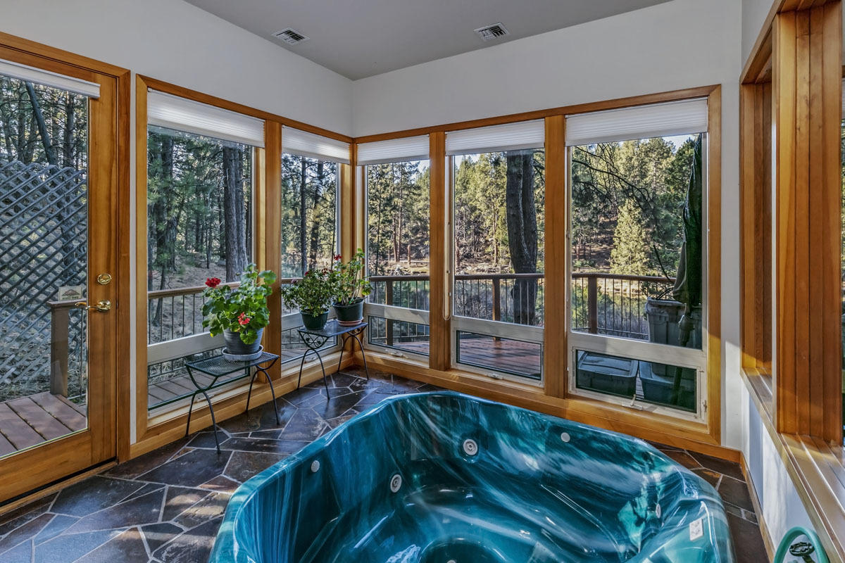 River Bluff Estate - Residential