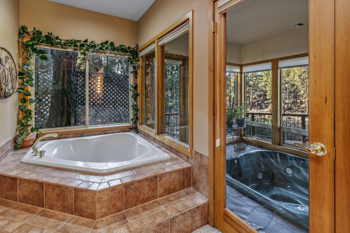 River Bluff Estate - Residential