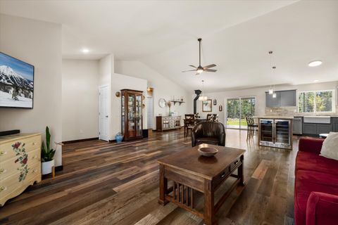 Tiny photo for 16245 Sparks Drive, La Pine, OR 97739 (MLS # 220209722)
