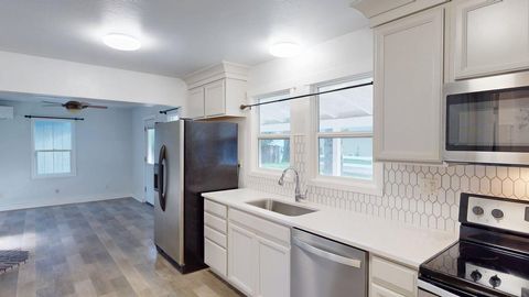 Tiny photo for 744 NW 2nd Street, Grants Pass, OR 97526 (MLS # 220213049)