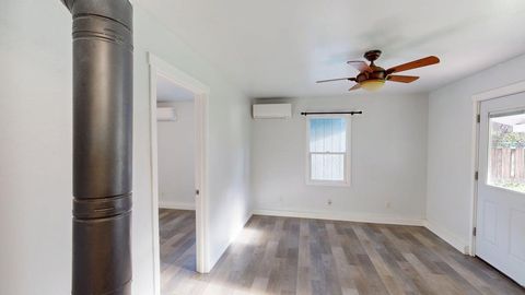 Tiny photo for 744 NW 2nd Street, Grants Pass, OR 97526 (MLS # 220213049)