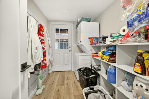 Tiny photo for 16 Quince Street, Medford, OR 97501 (MLS # 220212537)