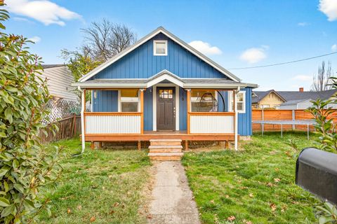 Tiny photo for 16 Quince Street, Medford, OR 97501 (MLS # 220212537)