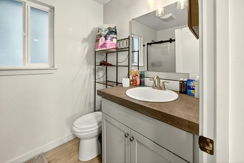 Tiny photo for 16 Quince Street, Medford, OR 97501 (MLS # 220212537)