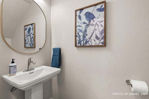 Tiny photo for 2024 Sunset Drive #2, Medford, OR 97501 (MLS # 220227062)