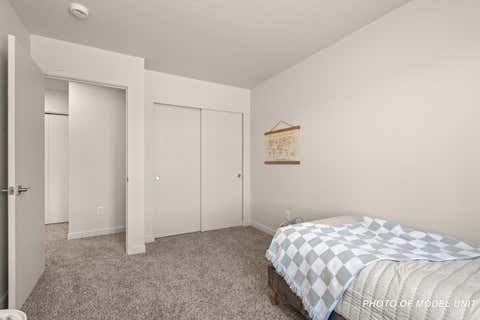 Tiny photo for 2024 Sunset Drive #2, Medford, OR 97501 (MLS # 220227062)