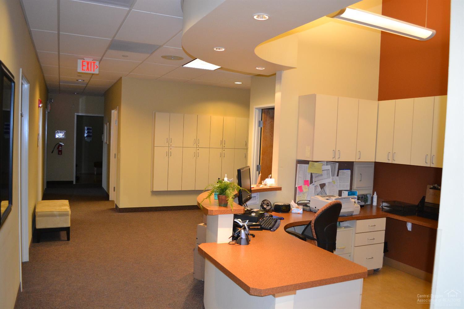 CLAR - Commercial Sale