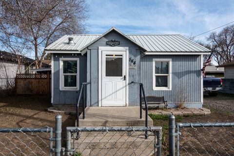 Photo of 544 NE Garner Street, Prineville, OR 97754 (MLS # 220214992)