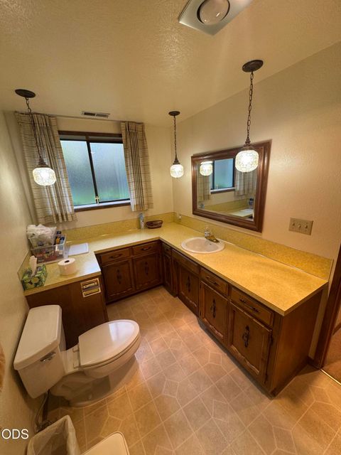 Tiny photo for 2080 Terrace Avenue, Klamath Falls, OR 97601 (MLS # 220222623)