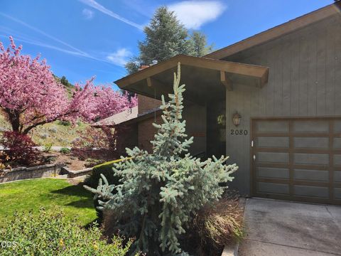 Tiny photo for 2080 Terrace Avenue, Klamath Falls, OR 97601 (MLS # 220222623)