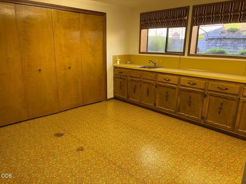 Tiny photo for 2080 Terrace Avenue, Klamath Falls, OR 97601 (MLS # 220222623)
