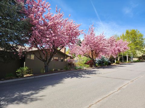 Tiny photo for 2080 Terrace Avenue, Klamath Falls, OR 97601 (MLS # 220222623)
