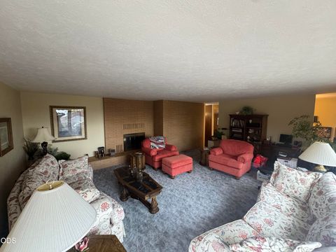 Tiny photo for 2080 Terrace Avenue, Klamath Falls, OR 97601 (MLS # 220222623)