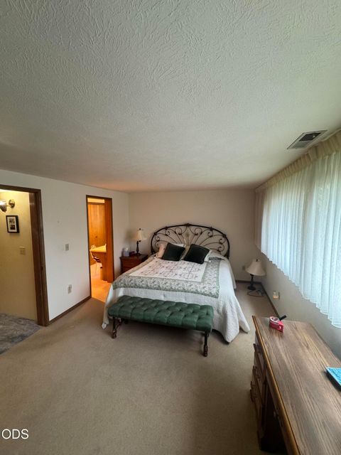 Tiny photo for 2080 Terrace Avenue, Klamath Falls, OR 97601 (MLS # 220222623)