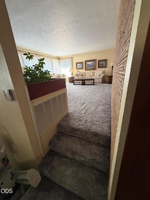 Tiny photo for 2080 Terrace Avenue, Klamath Falls, OR 97601 (MLS # 220222623)