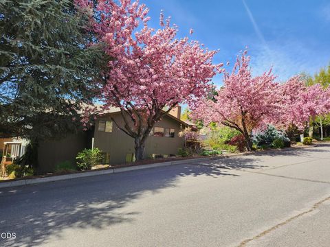 Tiny photo for 2080 Terrace Avenue, Klamath Falls, OR 97601 (MLS # 220222623)