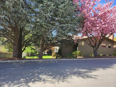 Tiny photo for 2080 Terrace Avenue, Klamath Falls, OR 97601 (MLS # 220222623)