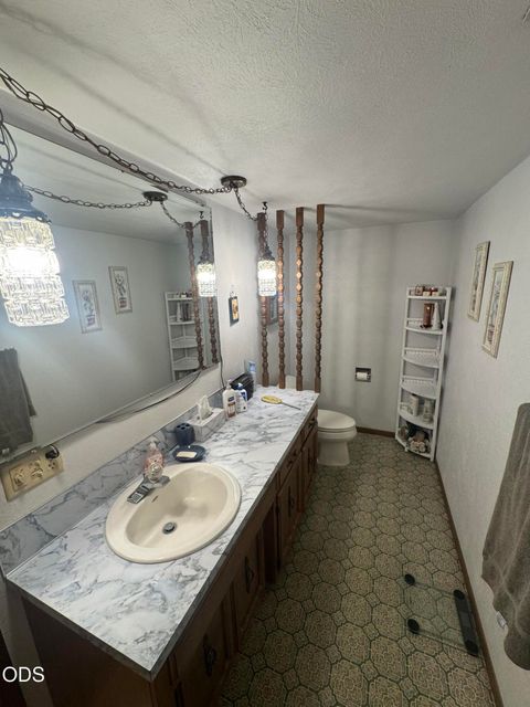 Tiny photo for 2080 Terrace Avenue, Klamath Falls, OR 97601 (MLS # 220222623)