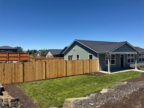 Tiny photo for 651 NE Mitchell Street #166, Madras, OR 97741 (MLS # 220224471)