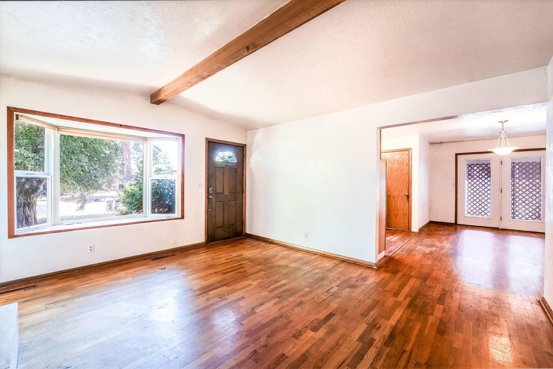 834 NE 11th Street
