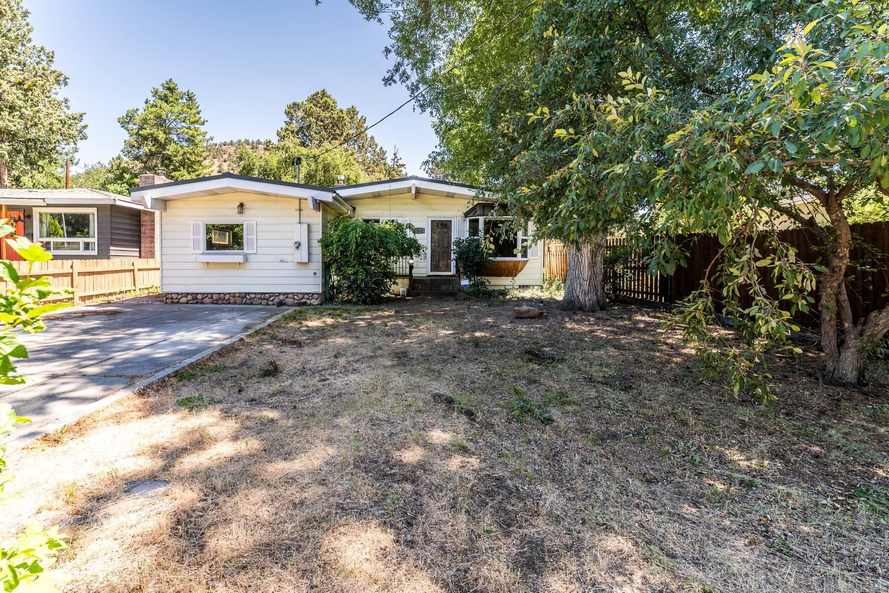 834 NE 11th Street