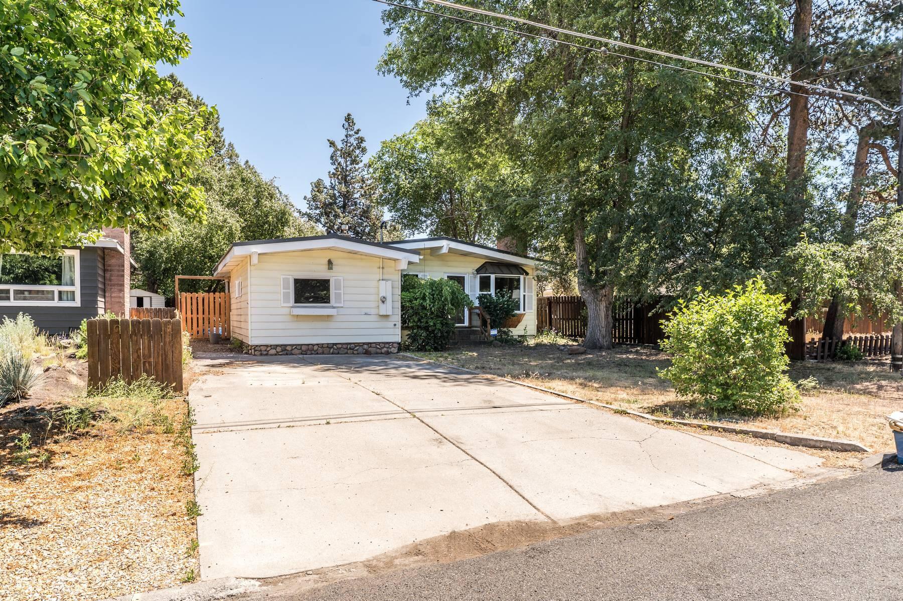 834 NE 11th Street
