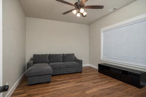 Tiny photo for 936 Arrowhead Trail, Eagle Point, OR 97524 (MLS # 220216893)