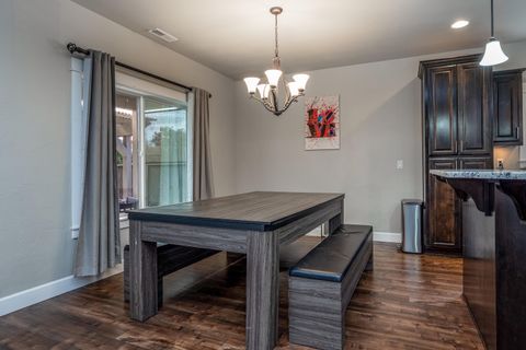 Tiny photo for 936 Arrowhead Trail, Eagle Point, OR 97524 (MLS # 220216893)