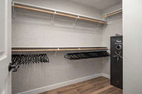 Tiny photo for 936 Arrowhead Trail, Eagle Point, OR 97524 (MLS # 220216893)