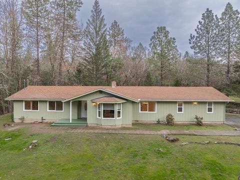 Tiny photo for 751 Azalea Drive, Grants Pass, OR 97526 (MLS # 220212476)