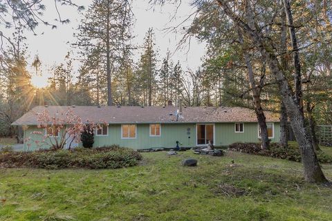 Tiny photo for 751 Azalea Drive, Grants Pass, OR 97526 (MLS # 220212476)