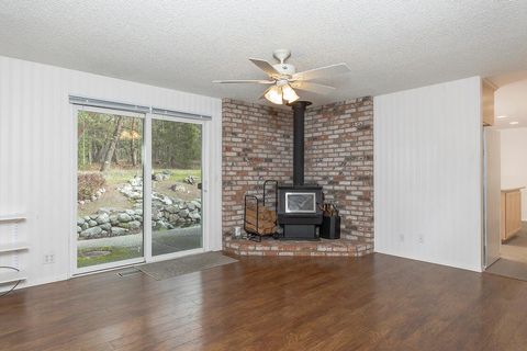 Tiny photo for 751 Azalea Drive, Grants Pass, OR 97526 (MLS # 220212476)