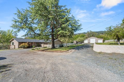 Photo of 3583 Ross Lane, Central Point, OR 97502 (MLS # 220219716)