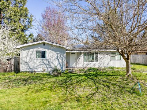 Tiny photo for 1981 Regina Way, Grants Pass, OR 97527 (MLS # 220217503)