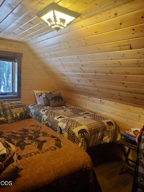 Tiny photo for 24 Diamond Lake Loop, Chemult, OR 97731 (MLS # 220223140)
