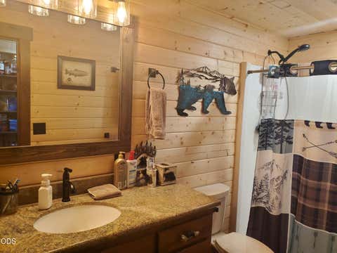 Tiny photo for 24 Diamond Lake Loop, Chemult, OR 97731 (MLS # 220223140)