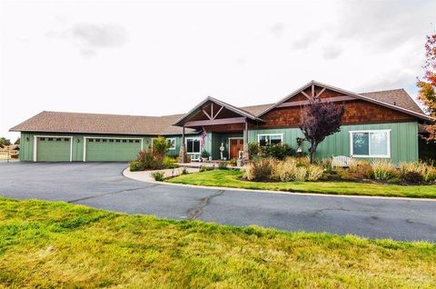 Photo of 21491 Bear Creek Road, Bend, OR 97701 (MLS # 220220104)