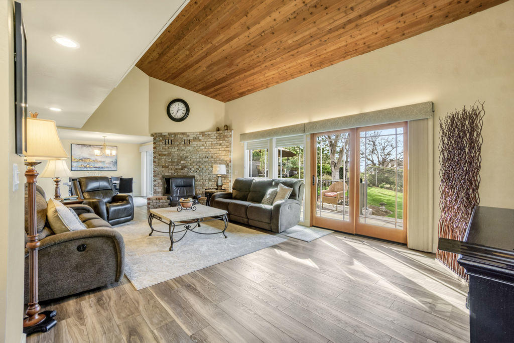 Castle Ridge Estates - Residential