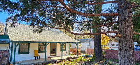 Photo of 1411 Rockydale Road, Cave Junction, OR 97523 (MLS # 220211933)