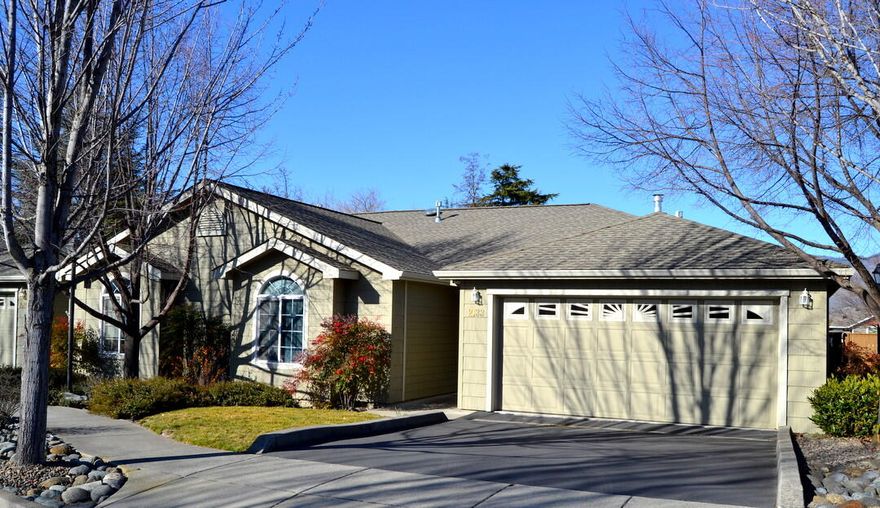 Wonderful and rare opportunity for a super clean home in Birchwood planned community. This is a gorgeous unit in a well kept private neighborhood with real pride of ownership. Great single level floor plan with private back yard and close to shopping, and downtown.  A great value for Ashland and won't last long at this price.
