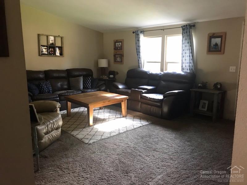 Deschutes River Acre - Residential